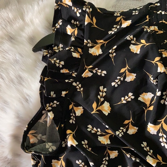 Anne Klein vintage style ruffled top - Picture 13 of 13